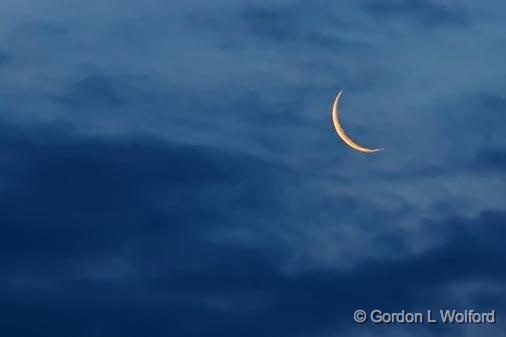 Moon At Sunrise_49033.jpg - Photographed near Carleton Place, Ontario, Canada.